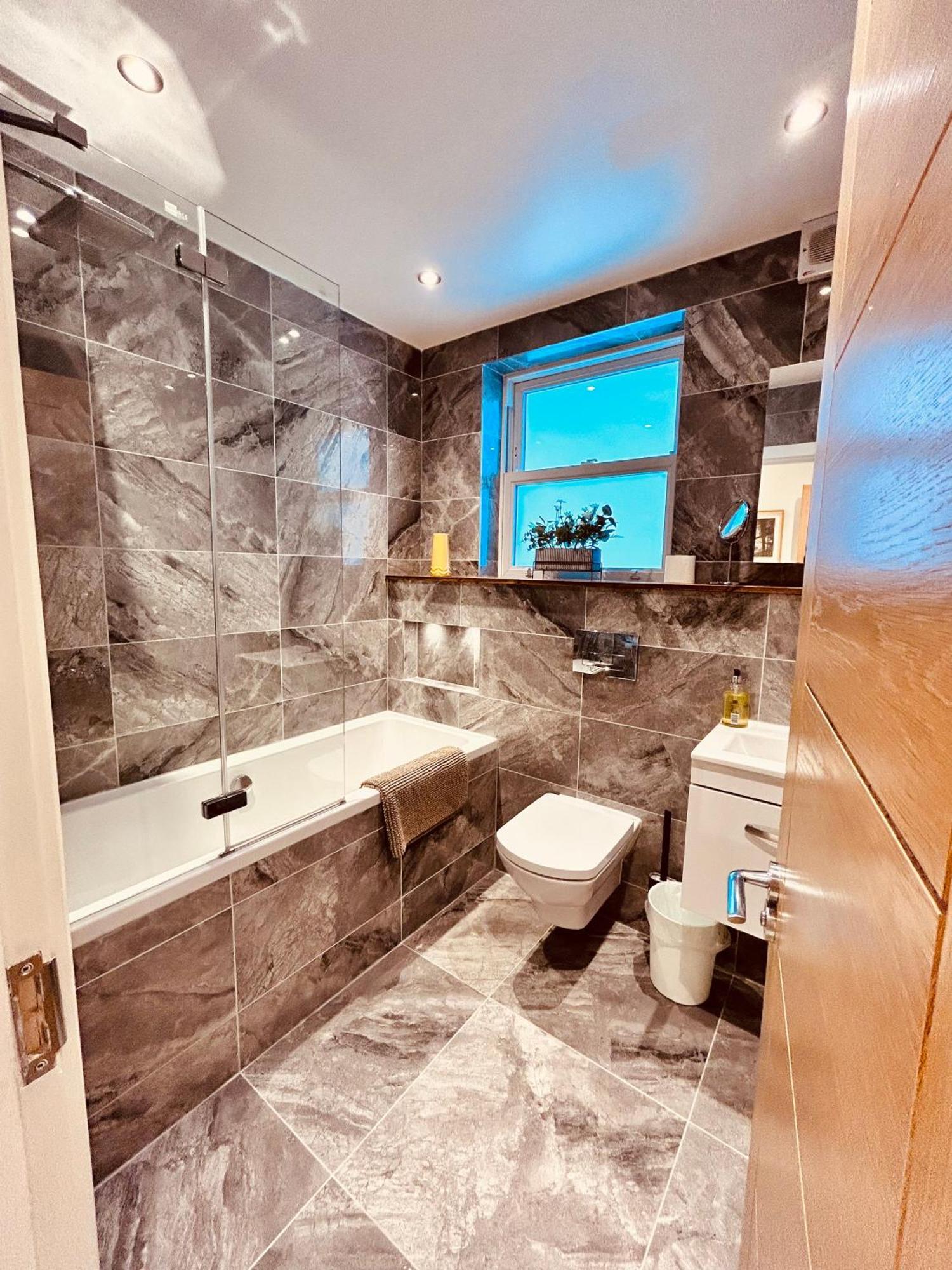 Stunning Spacious B.Apt. Slps.4 لندن المظهر الخارجي الصورة